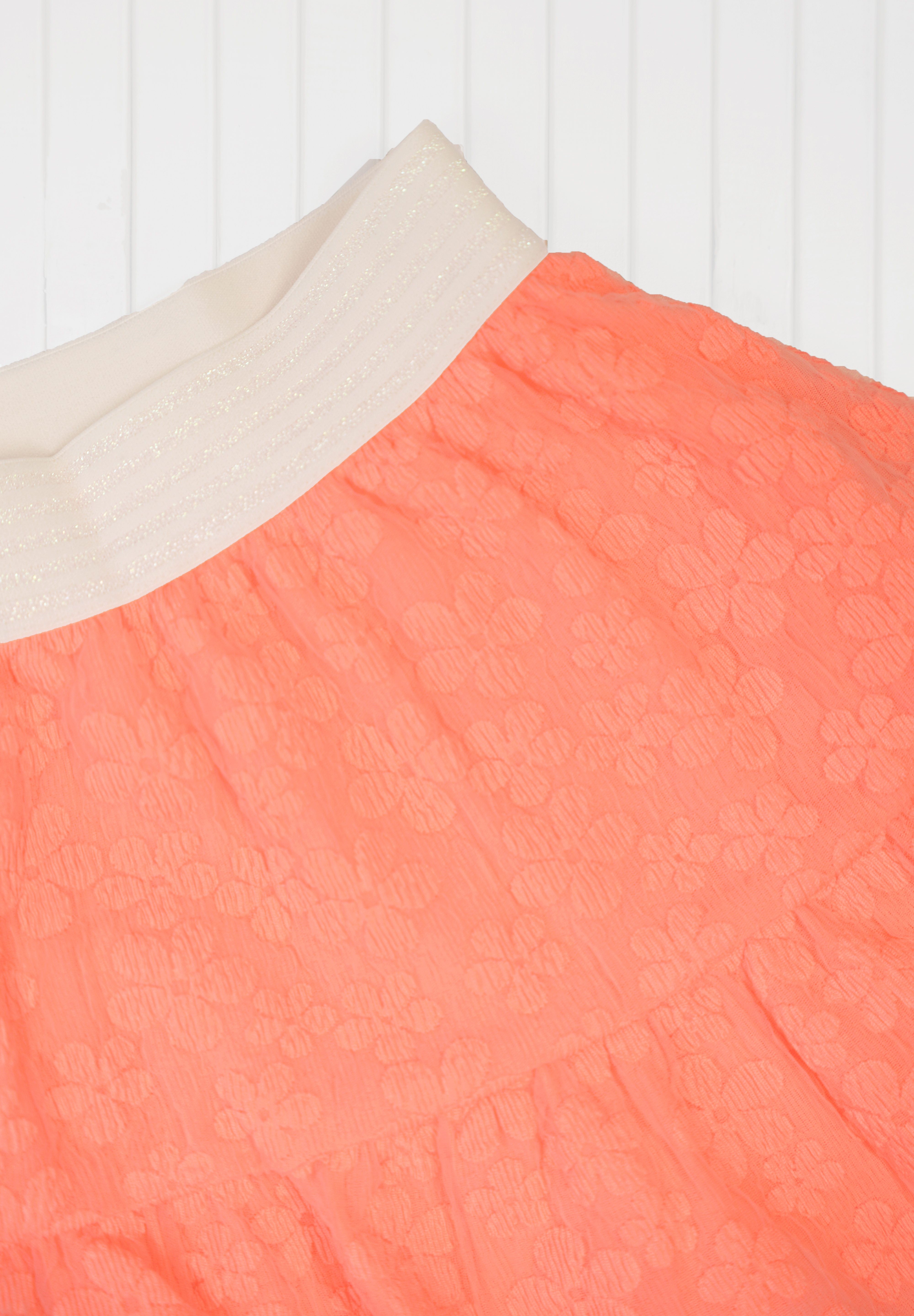 B.Nosy rok Romy neon peach Blossom