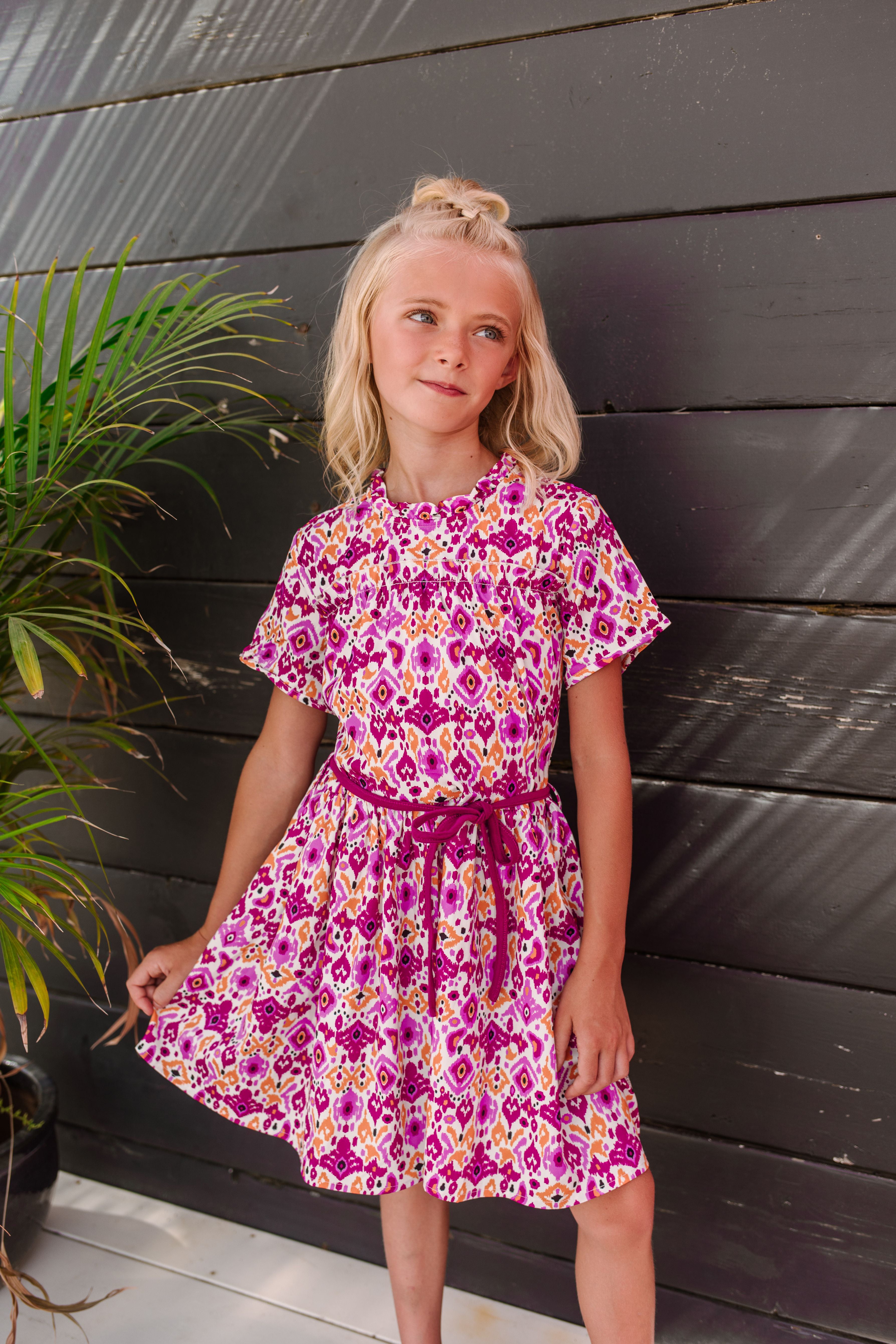 B.Nosy Mädchen Straight Dress mit Gürtel in der Taille