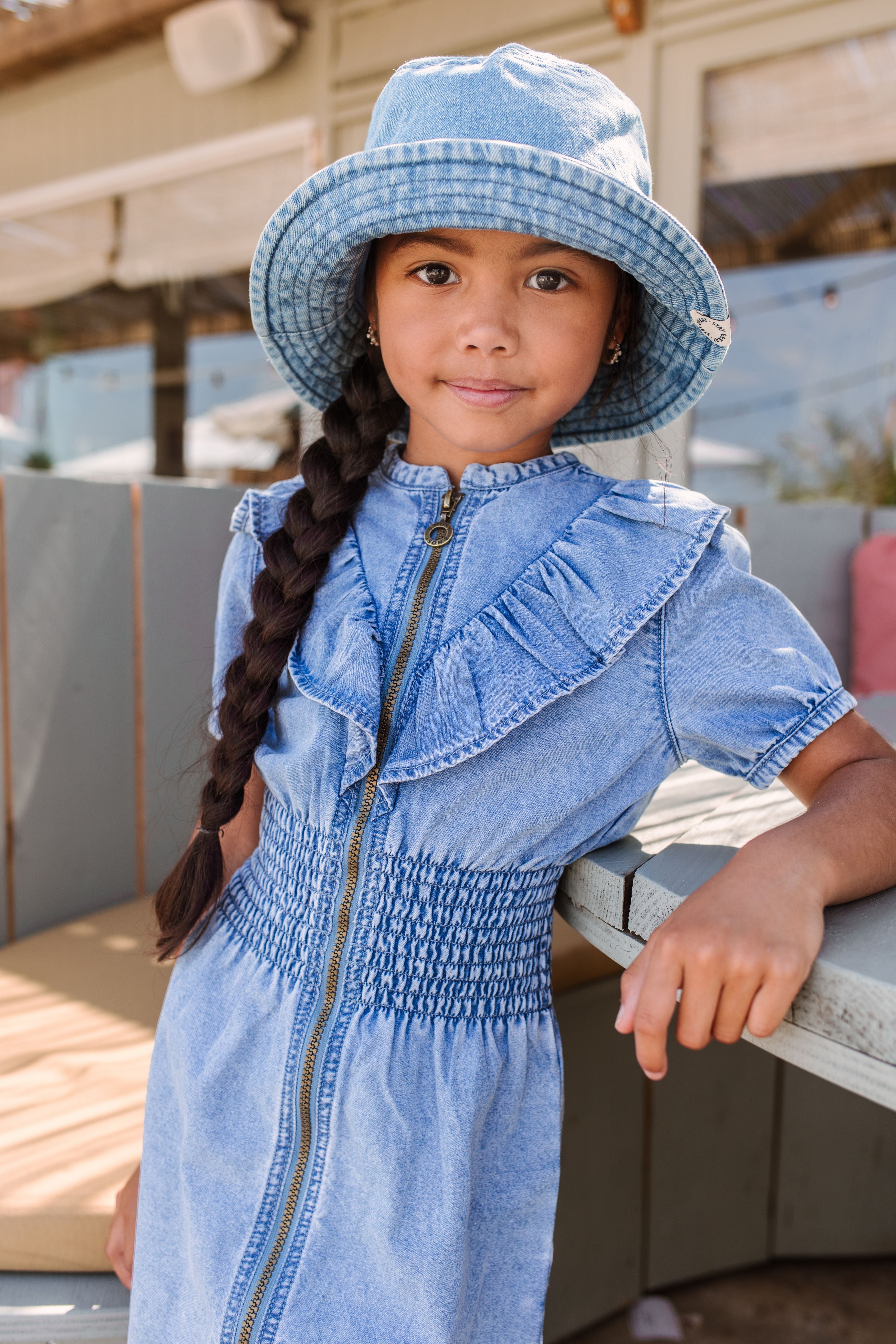 B.Nosy Mädchen Chambray-Kleid mit Reißverschluss und gesmoktem Bund