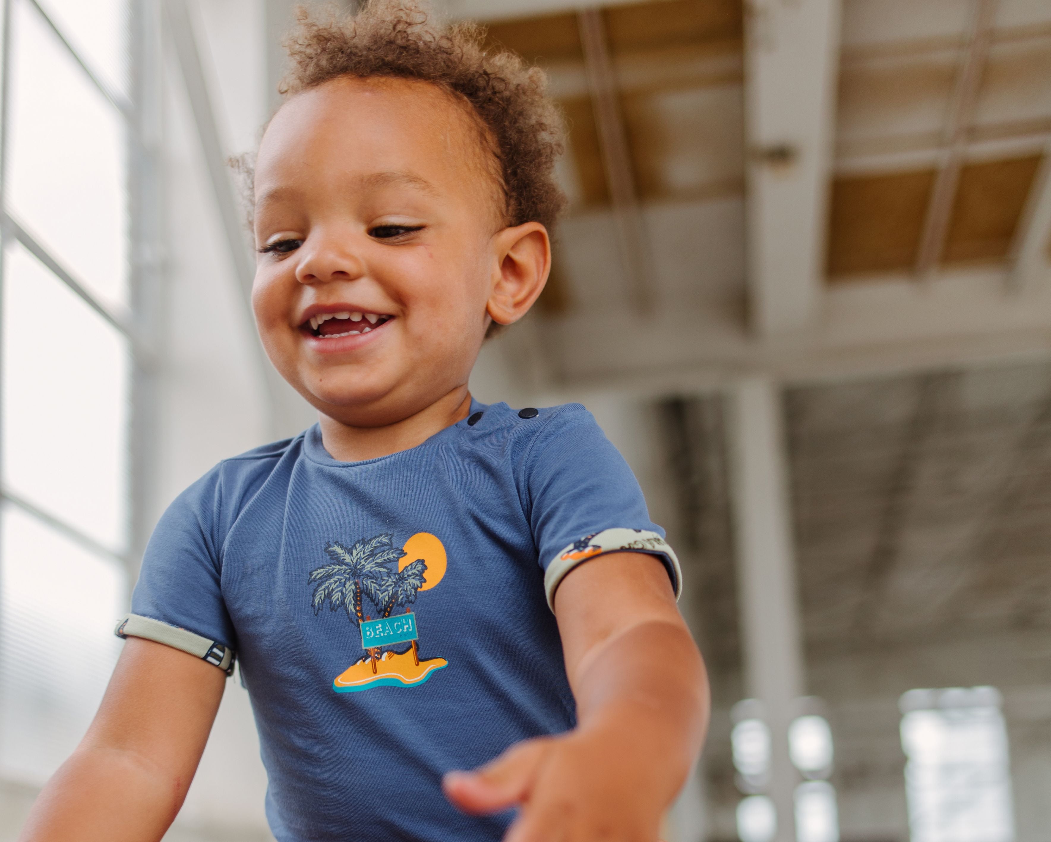Mini boys t-shirt beach artwor
